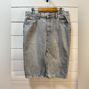 DYNAMITE – Grey Denim Skirt (L)